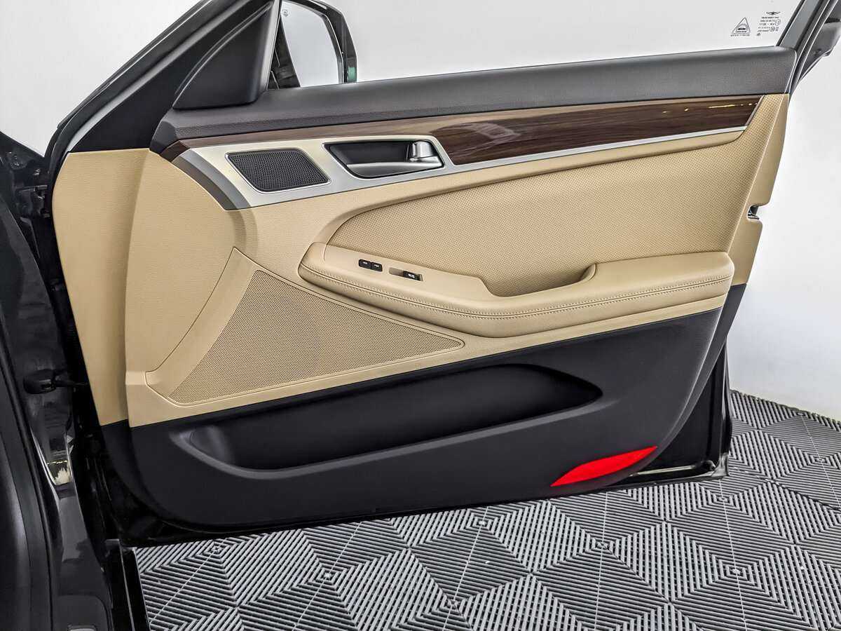 Б/У Генезис Г80 2019 года. Фото: #24