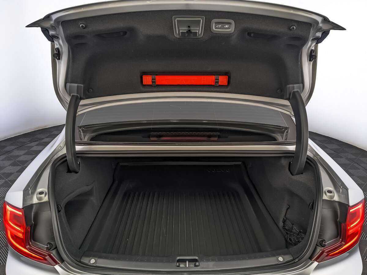 Б/У Вольво С90 2020 года. Фото: #9