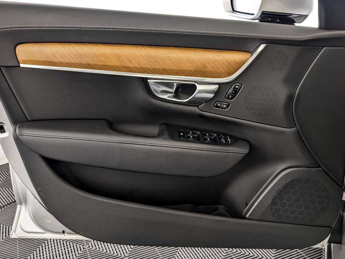 Б/У Вольво С90 2020 года. Фото: #16