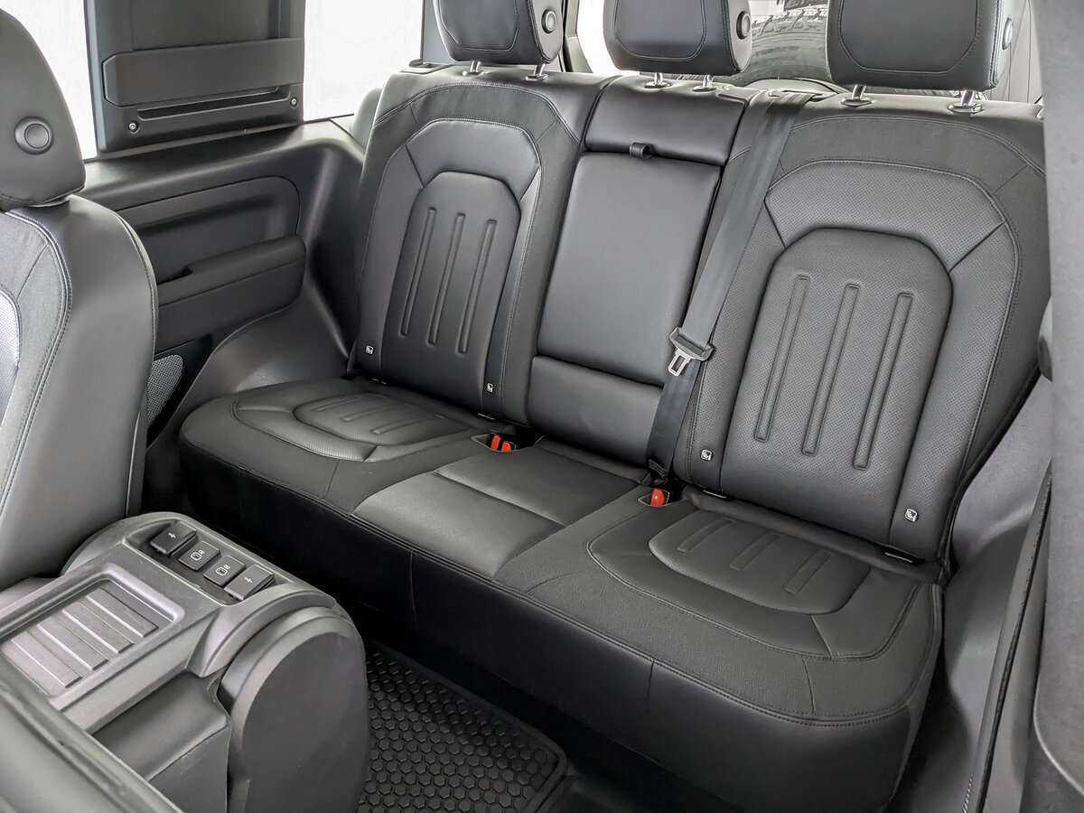 Б/У Лэнд Ровер Дефендер 2021 года. Фото: #6