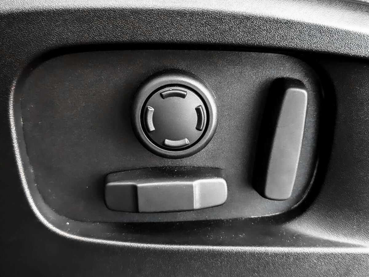 Б/У Лэнд Ровер Дефендер 2021 года. Фото: #11