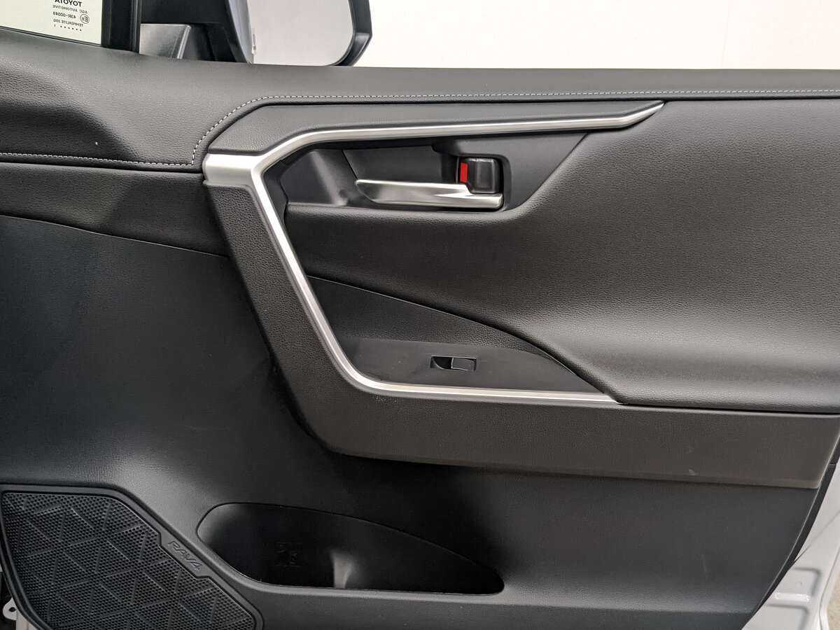 Б/У Тойота Рав4 2021 года. Фото: #20