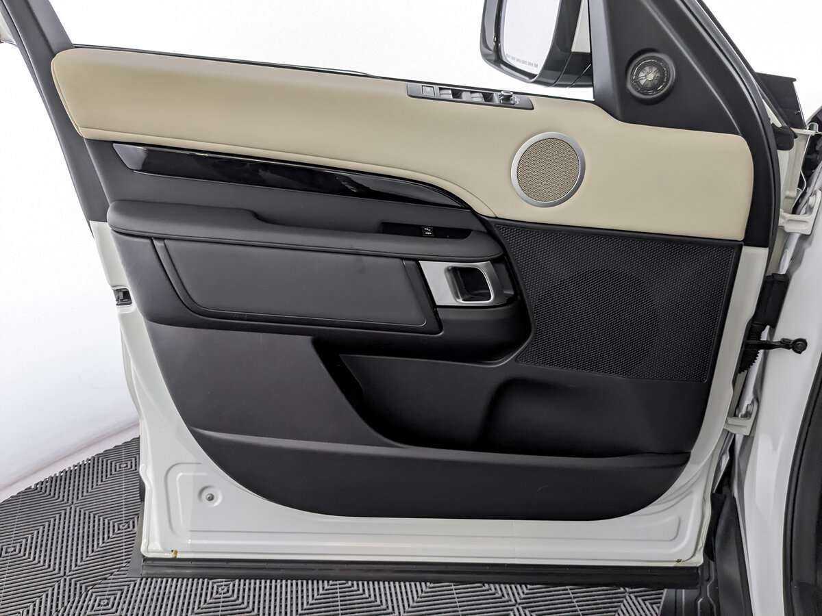 Б/У Лэнд Ровер Дискавери 2018 года. Фото: #14