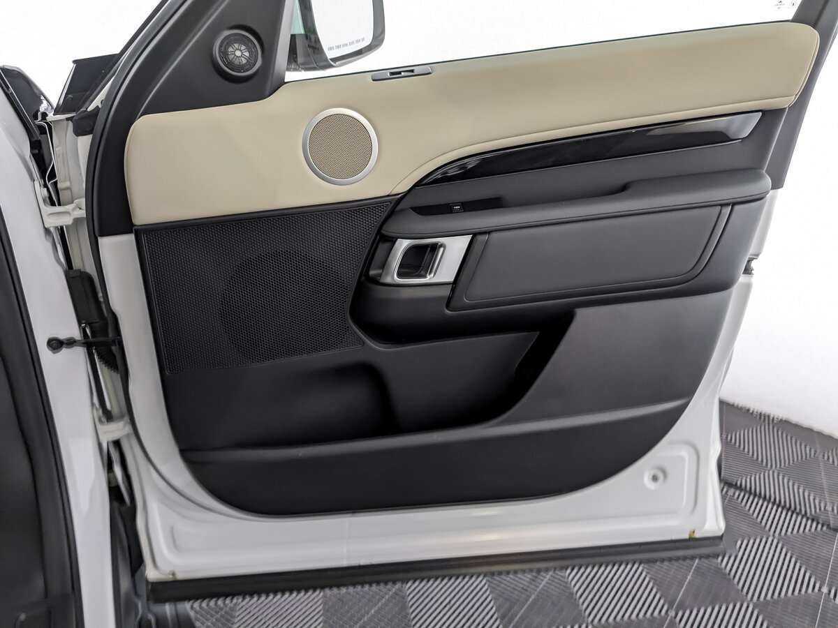 Б/У Лэнд Ровер Дискавери 2018 года. Фото: #20