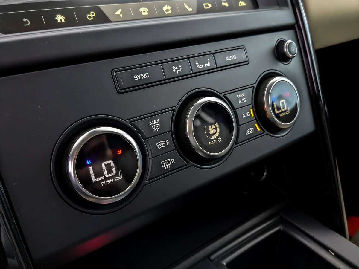 Б/У Лэнд Ровер Дискавери 2018 года. Фото: #21