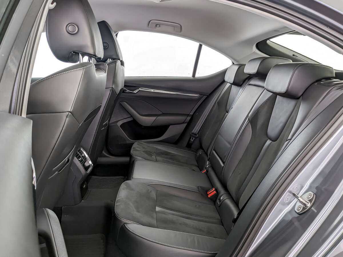 Б/У Шкода Октавия 2021 года. Фото: #10