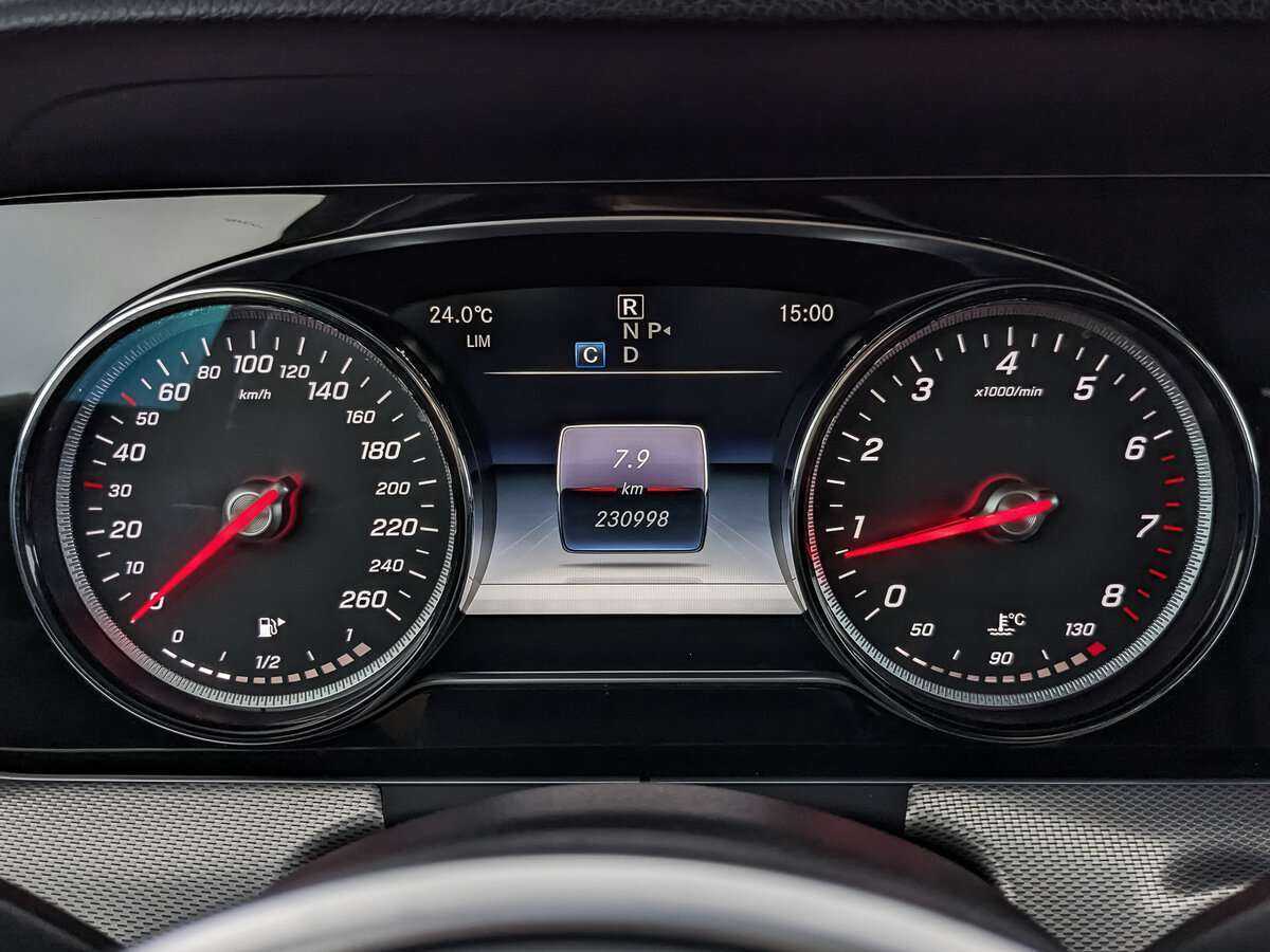 Б/У Мерседес-Бенц Е-Класс 2018 года. Фото: #11