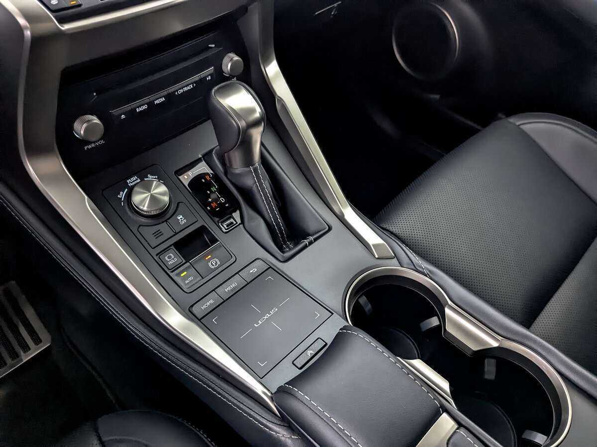 Б/У Лексус Н-Икс 2021 года. Фото: #20