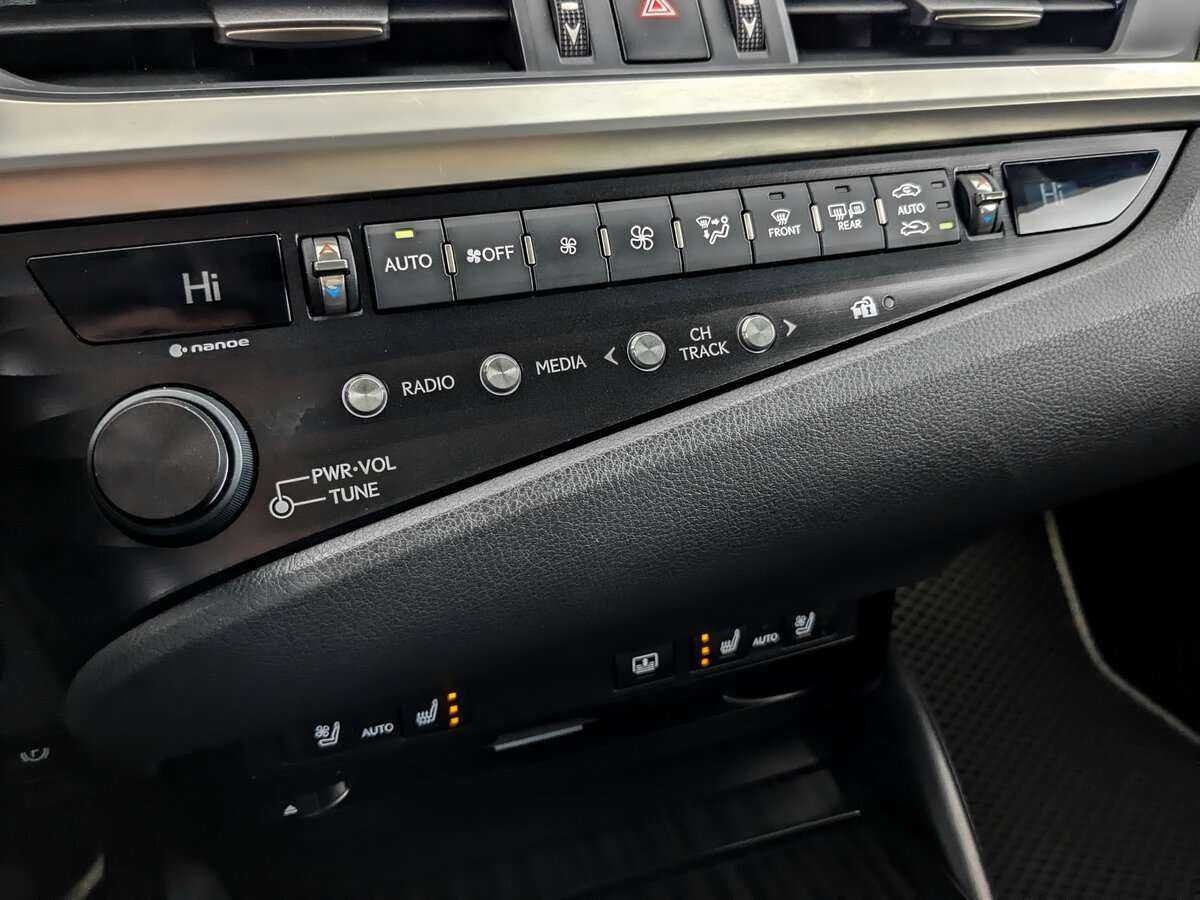 Б/У Лексус ЕС 2020 года. Фото: #21