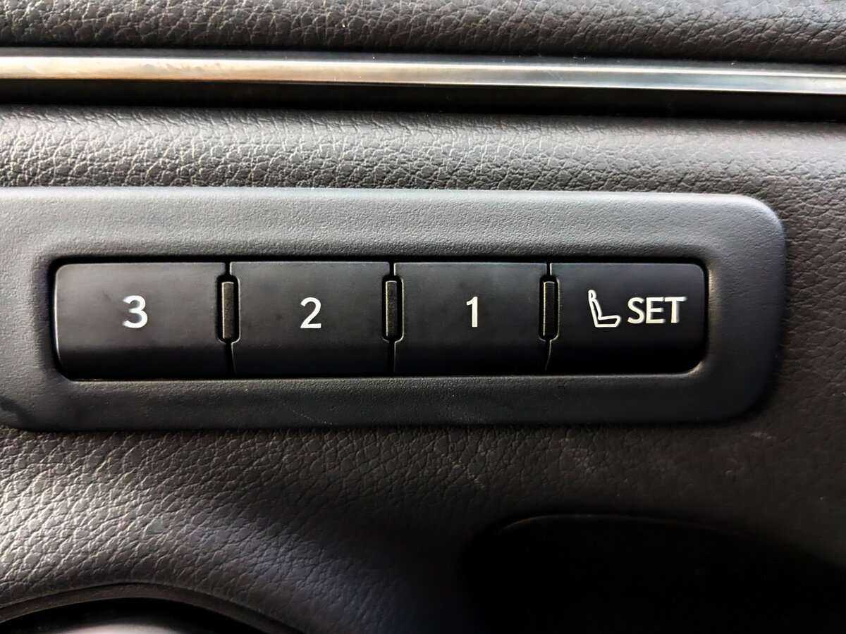 Б/У Лексус ЕС 2020 года. Фото: #23