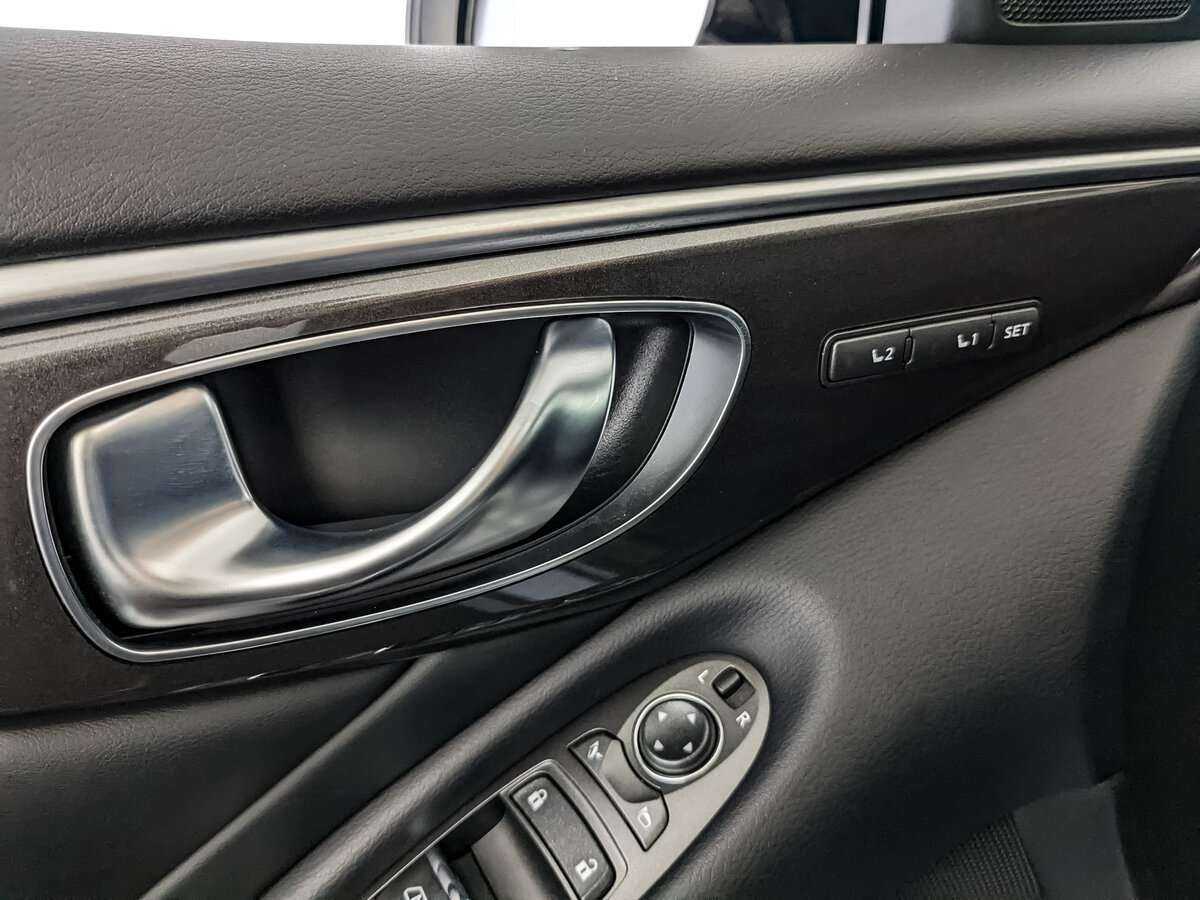 Б/У Инфинити К50 2016 года. Фото: #22