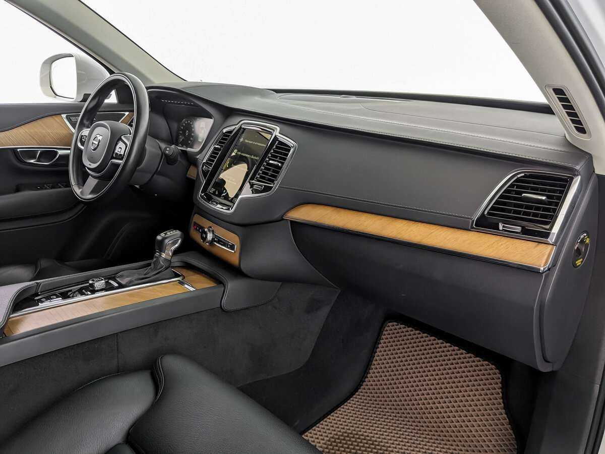 Б/У Вольво ИксЦ90 2021 года. Фото: #8