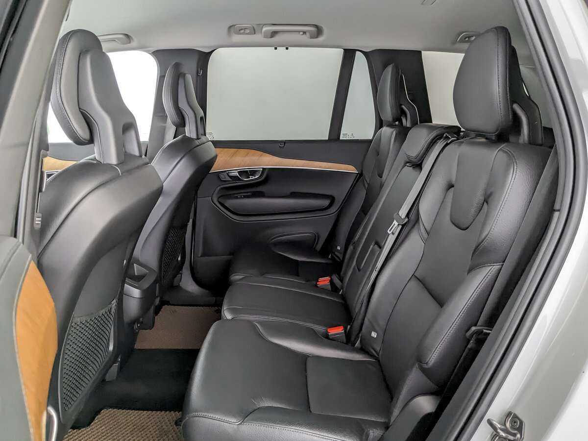 Б/У Вольво ИксЦ90 2021 года. Фото: #9