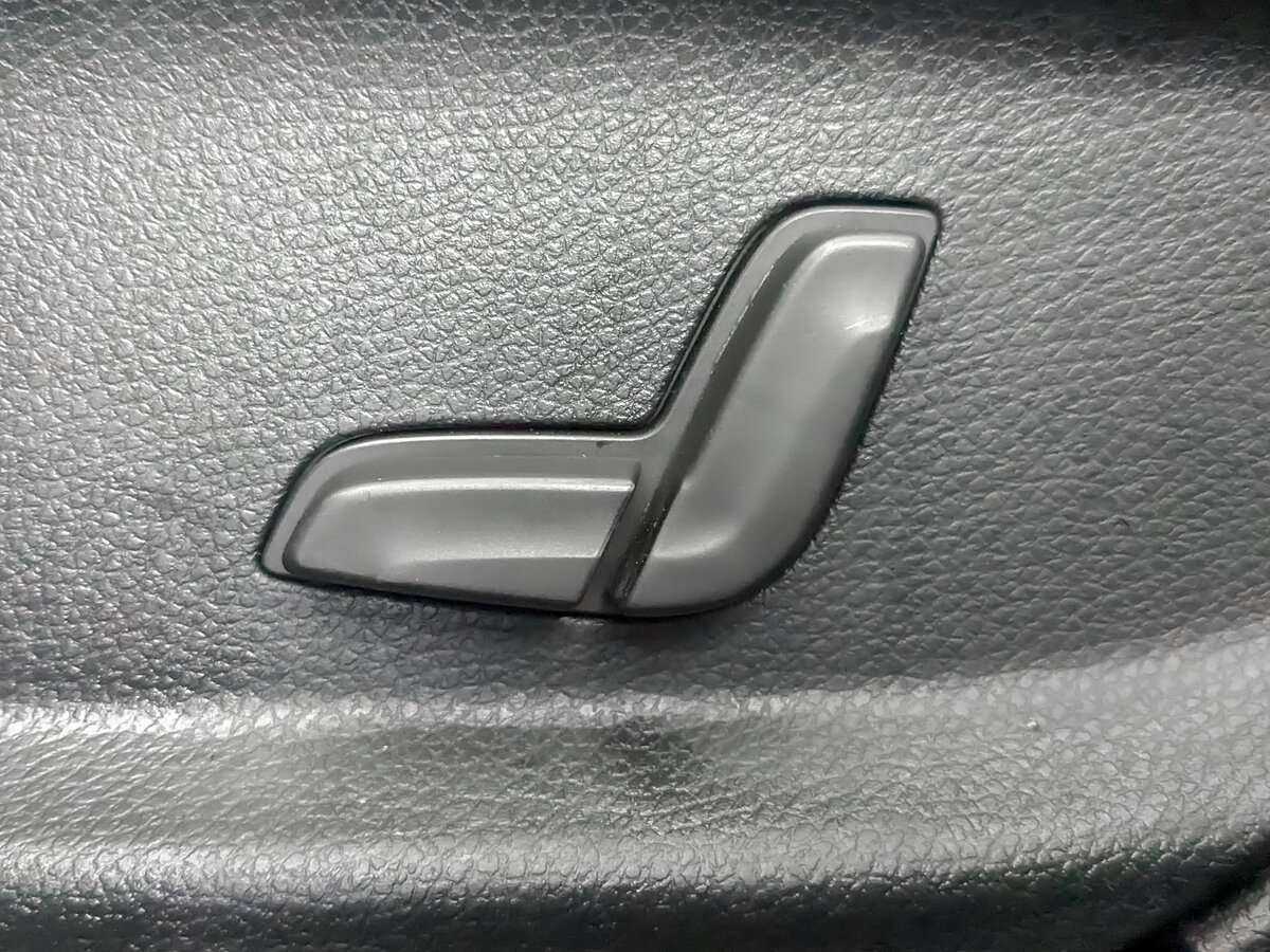 Б/У Мерседес-Бенц Ц-Класс 2019 года. Фото: #16