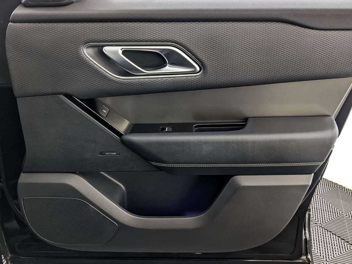 Б/У Лэнд Ровер Рэнж Ровер Велар 2020 года. Фото: #17