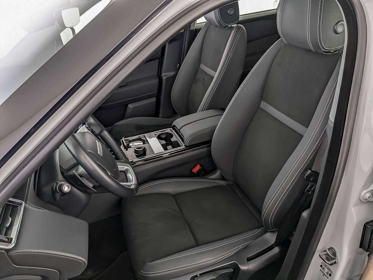 Б/У Лэнд Ровер Рэнж Ровер Велар 2020 года. Фото: #15