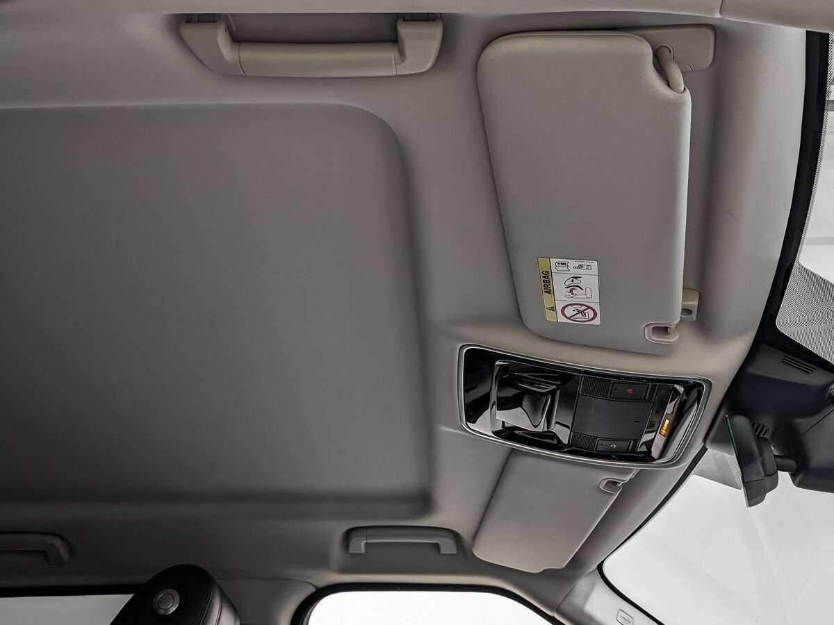 Б/У Лэнд Ровер Рэнж Ровер Спорт 2017 года. Фото: #18