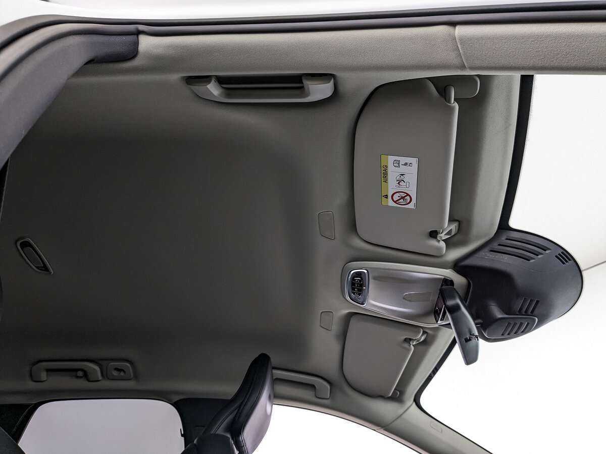 Б/У Вольво ИксЦ60 2019 года. Фото: #18