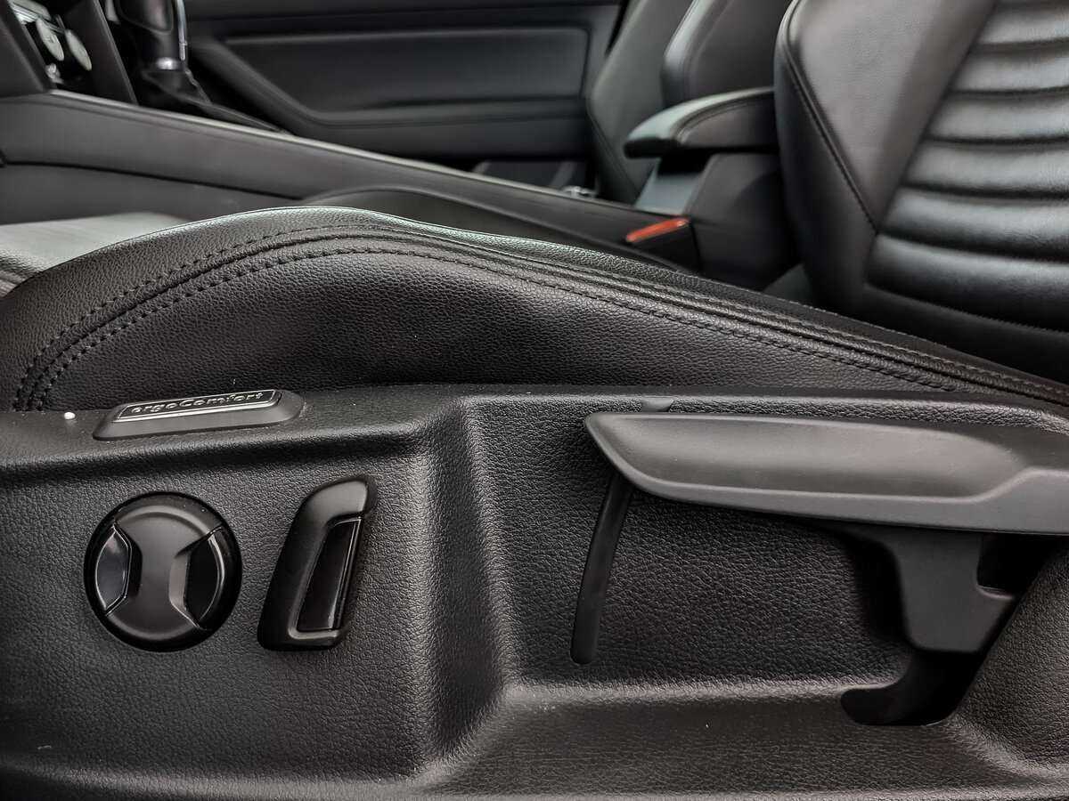 Б/У Фольксваген Пассат 2019 года. Фото: #16