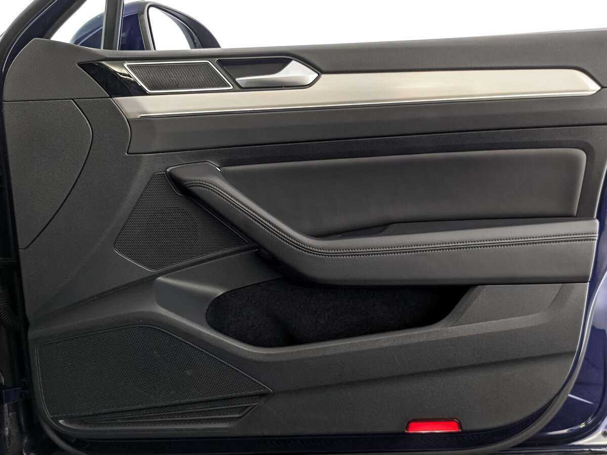 Б/У Фольксваген Пассат 2019 года. Фото: #20