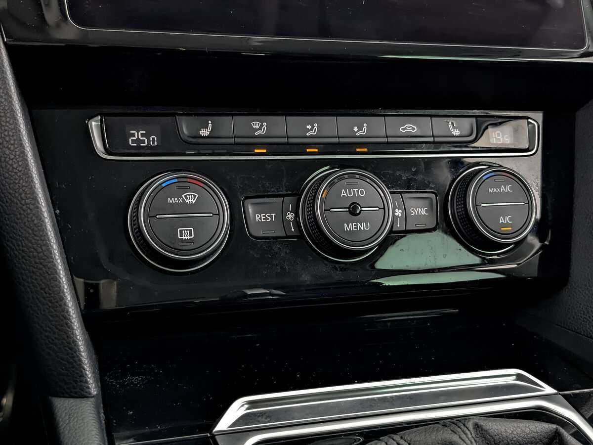 Б/У Фольксваген Пассат 2019 года. Фото: #22