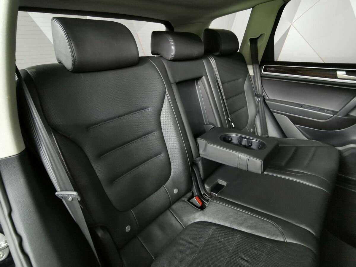 Б/У Фольксваген Туарег 2012 года. Фото: #12