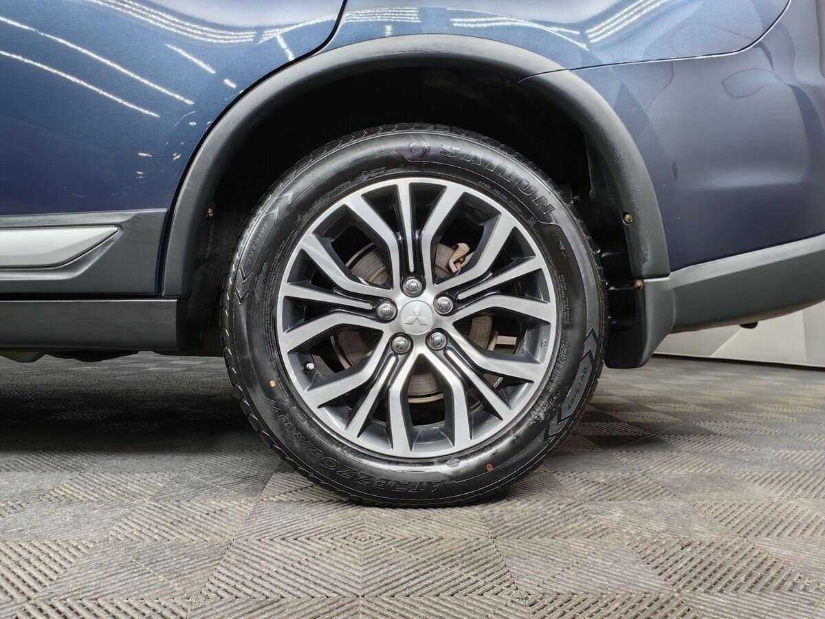 Б/У Митсубиши Оутлэндер 2018 года. Фото: #16