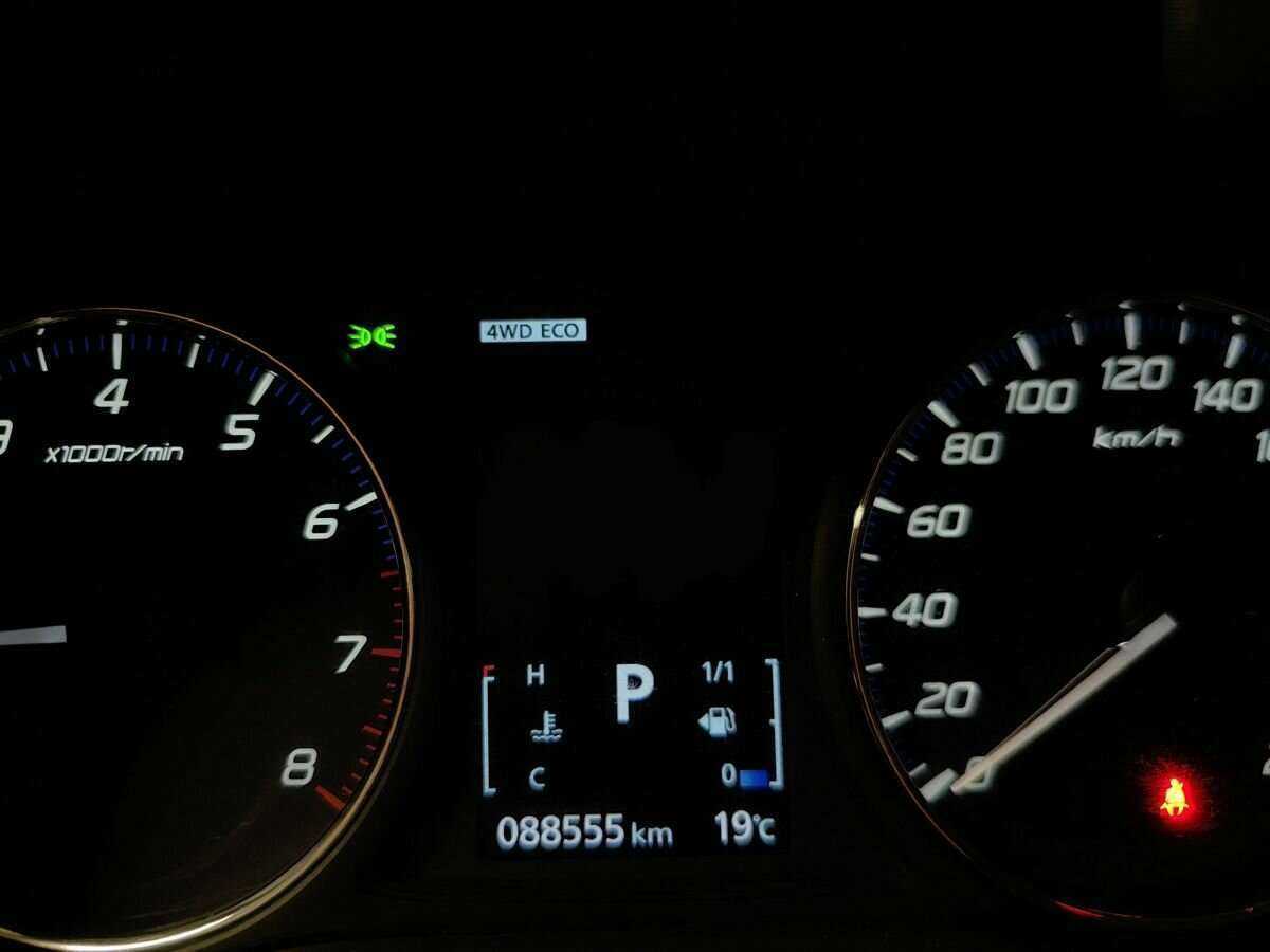 Б/У Митсубиши Оутлэндер 2018 года. Фото: #18