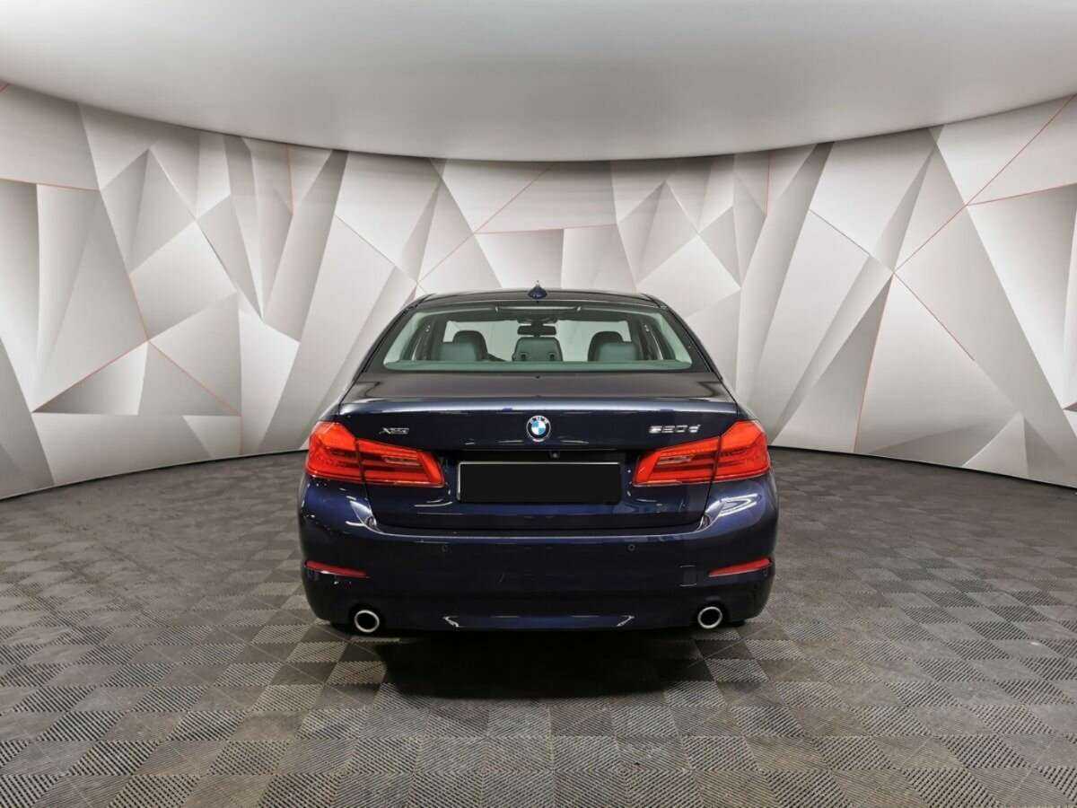 Б/У БМВ 5 серии 2018 года. Фото: #7