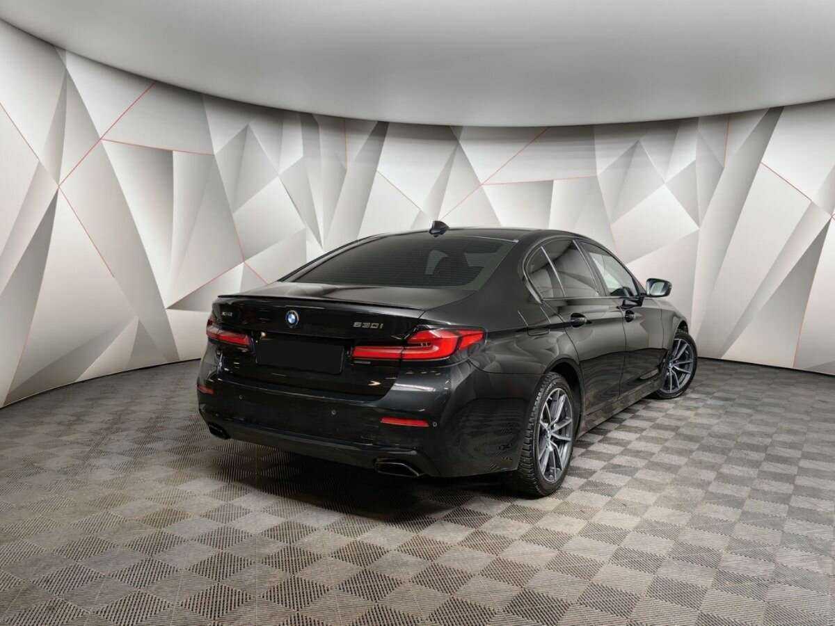 Б/У БМВ 5 серии 2020 года. Фото: #1