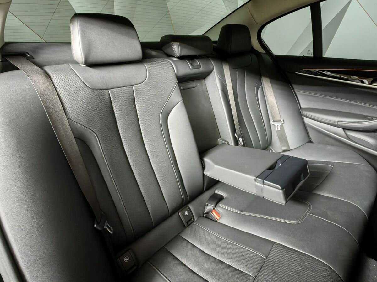 Б/У БМВ 5 серии 2020 года. Фото: #12