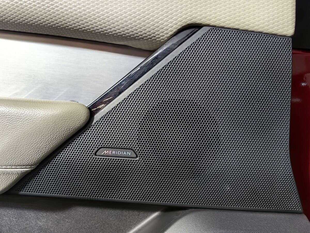 Б/У Лэнд Ровер Рэнж Ровер Велар 2018 года. Фото: #15