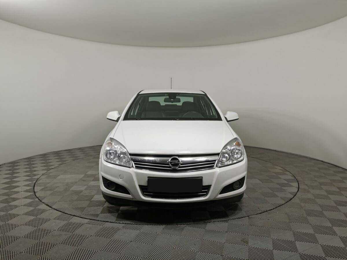 Б/У Опель Астра 2011 года. Фото: #6