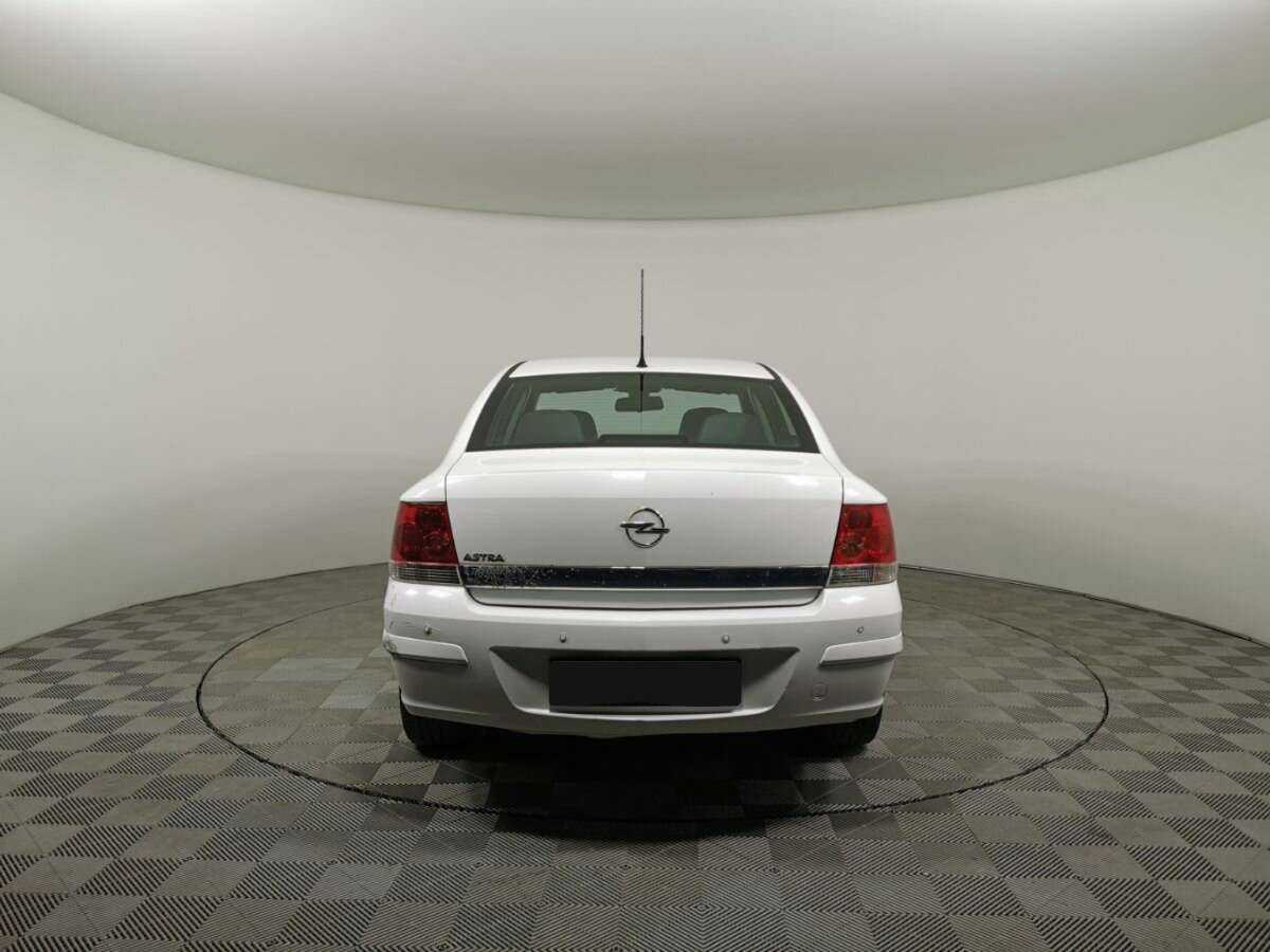 Б/У Опель Астра 2011 года. Фото: #7