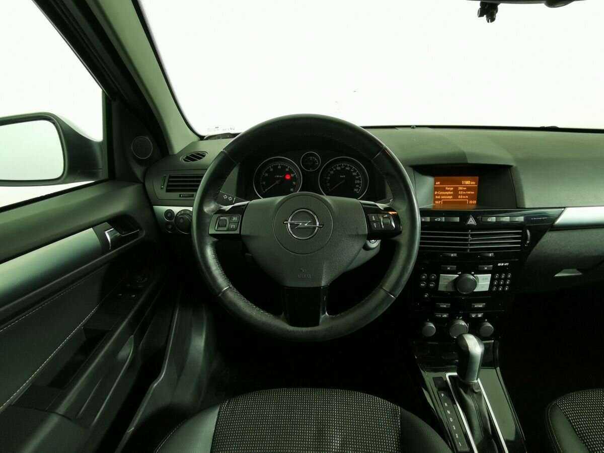 Б/У Опель Астра 2011 года. Фото: #14