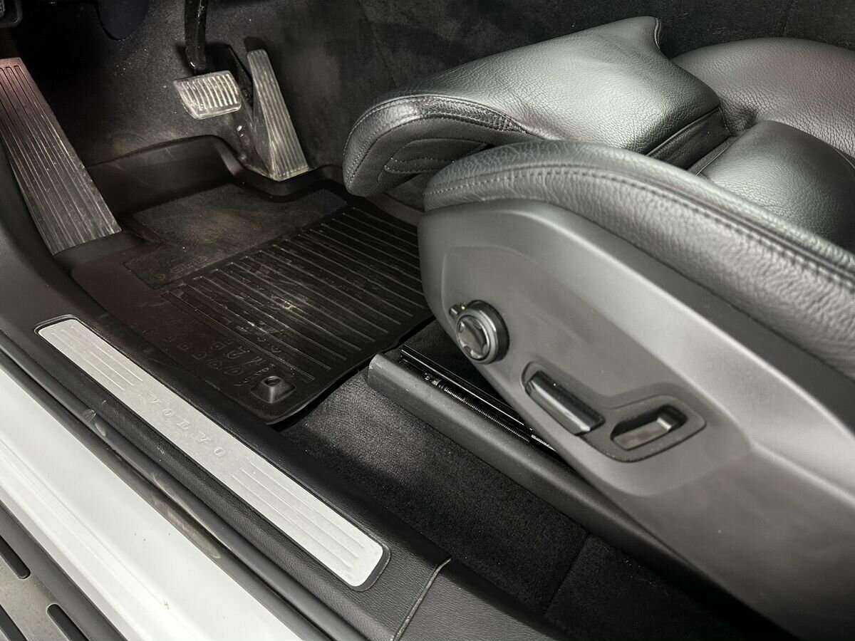 Б/У Вольво ИксЦ60 2021 года. Фото: #8