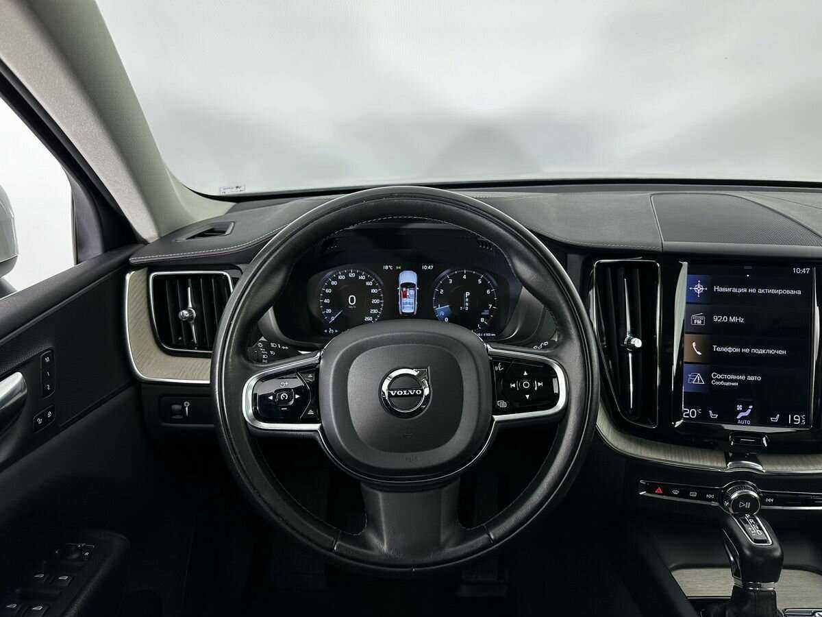 Б/У Вольво ИксЦ60 2021 года. Фото: #10