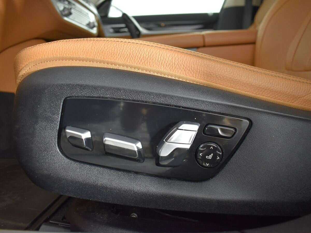 Б/У БМВ 7 серии 2020 года. Фото: #11