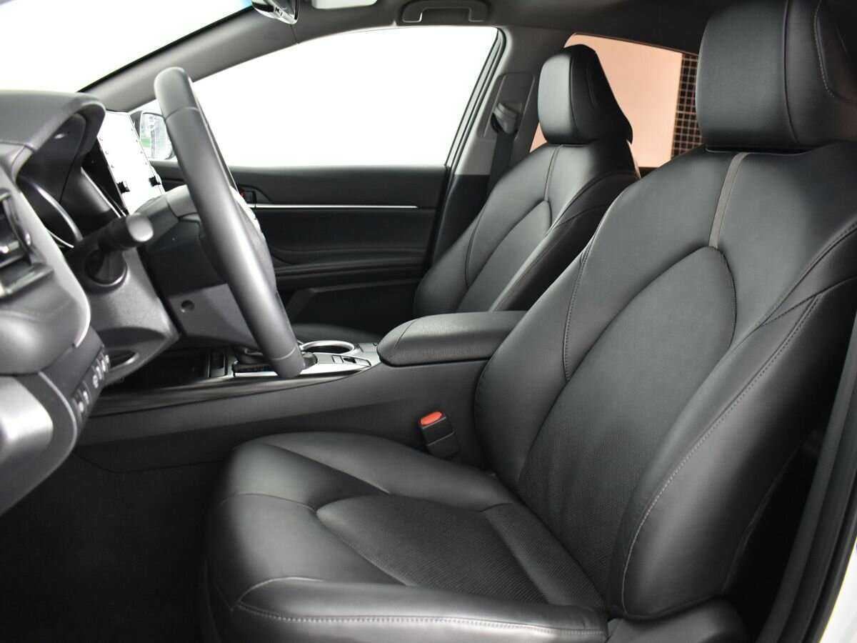 Б/У Тойота Камри 2021 года. Фото: #6