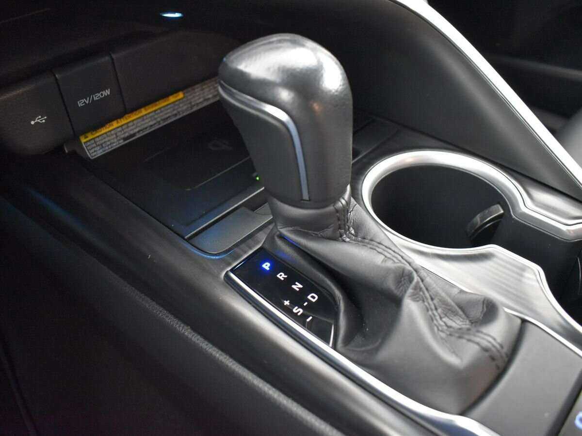 Б/У Тойота Камри 2021 года. Фото: #14