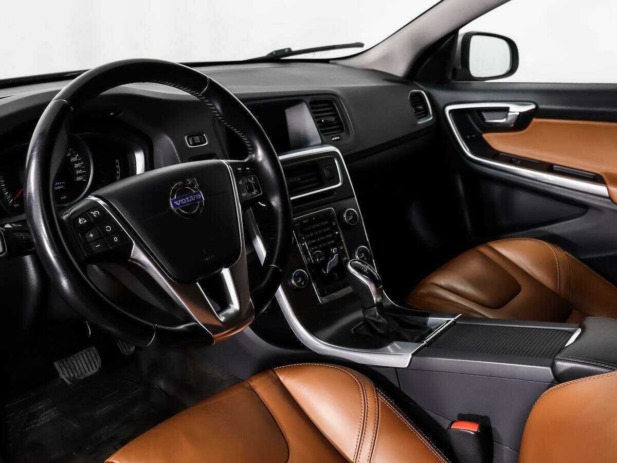 Б/У Вольво С60 2014 года. Фото: #8