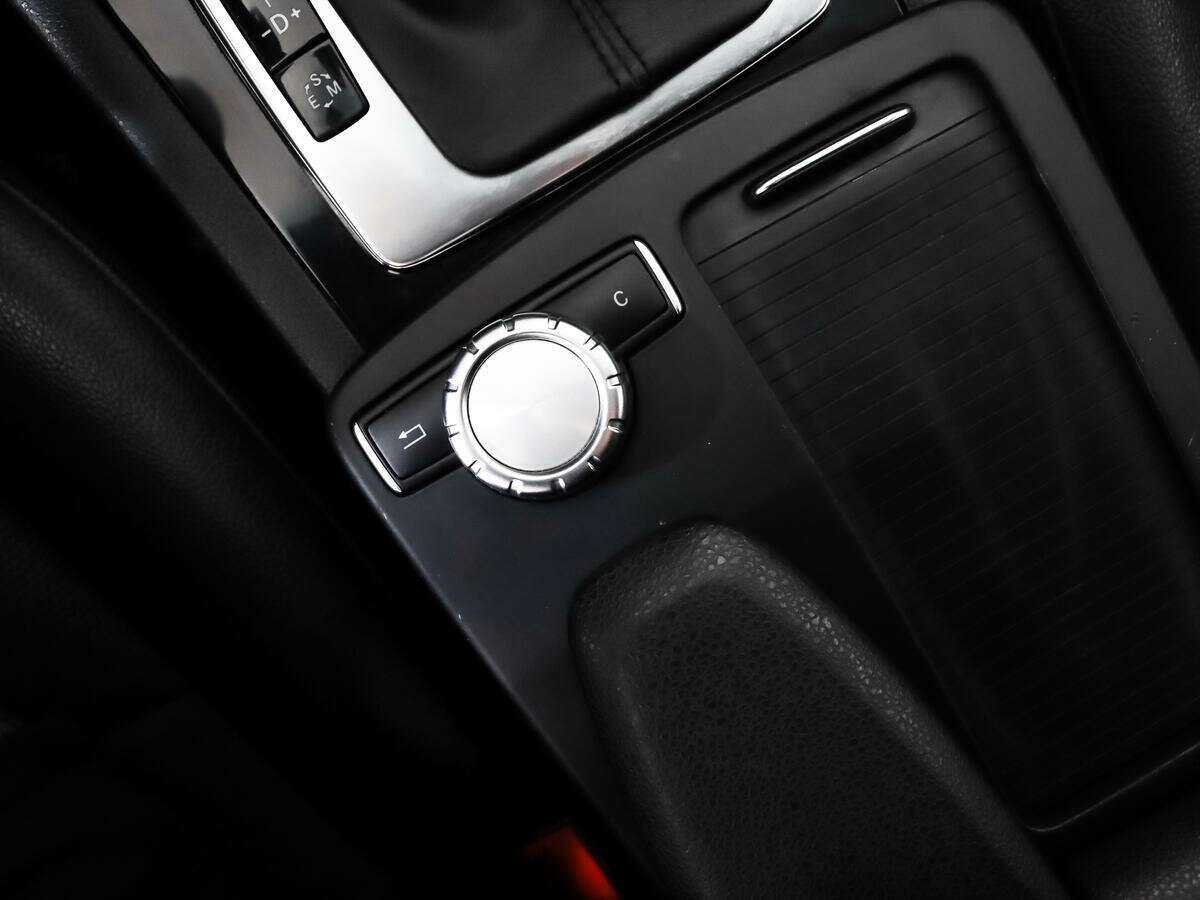 Б/У Мерседес-Бенц Ц-Класс 2013 года. Фото: #8