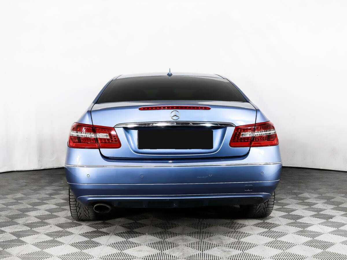 Б/У Мерседес-Бенц Е-Класс 2012 года. Фото: #5