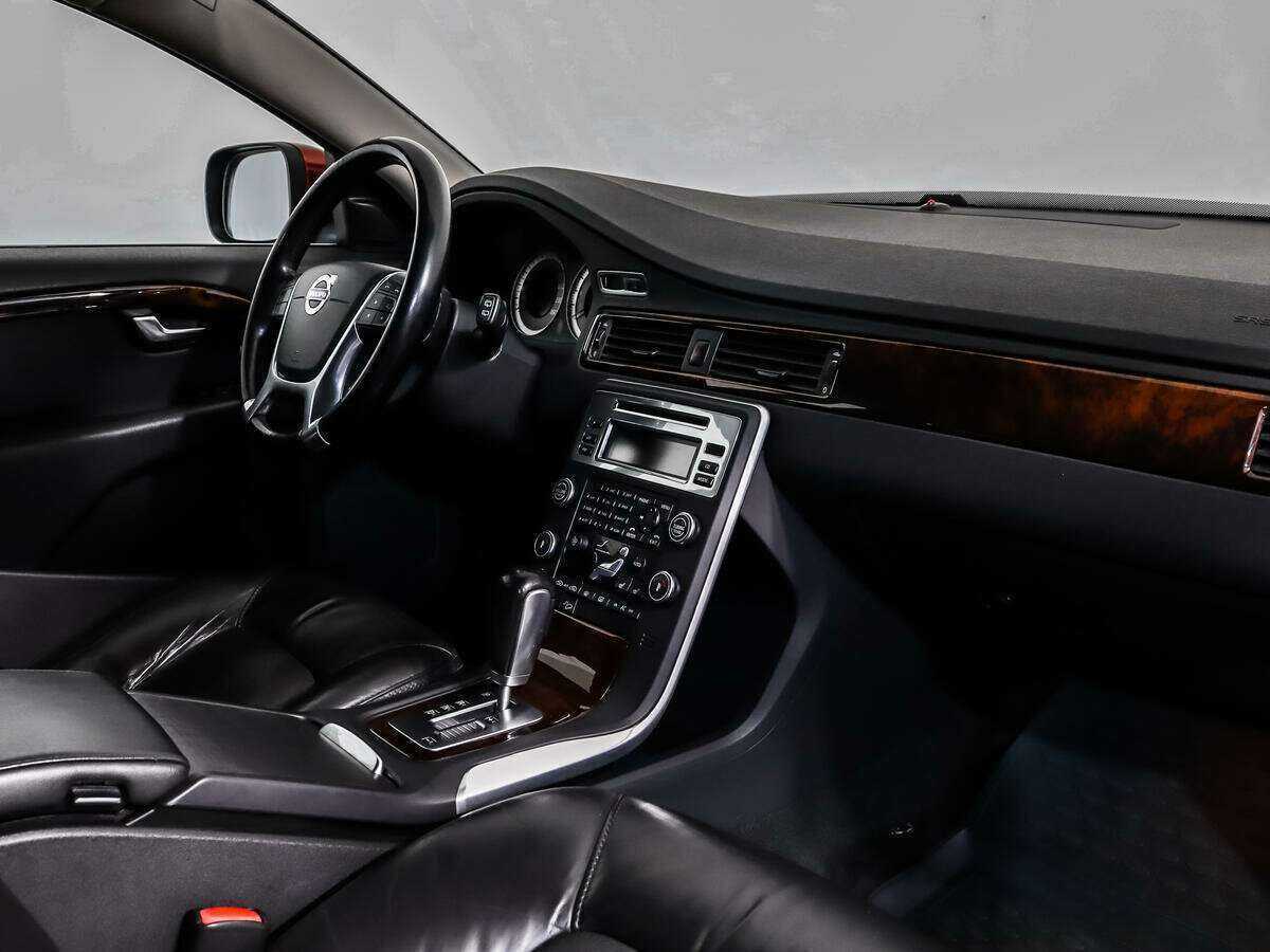 Б/У Вольво ИксЦ70 2010 года. Фото: #13