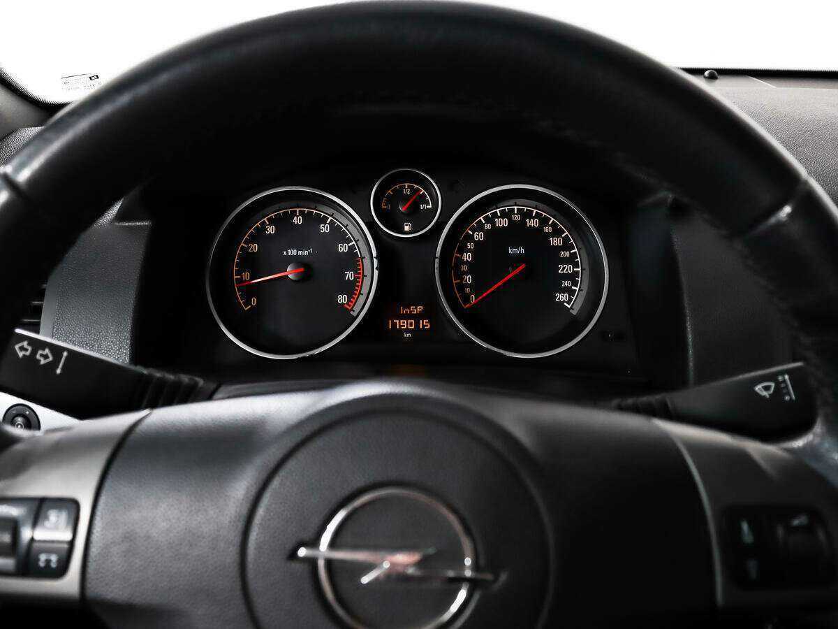 Б/У Опель Астра 2006 года. Фото: #14