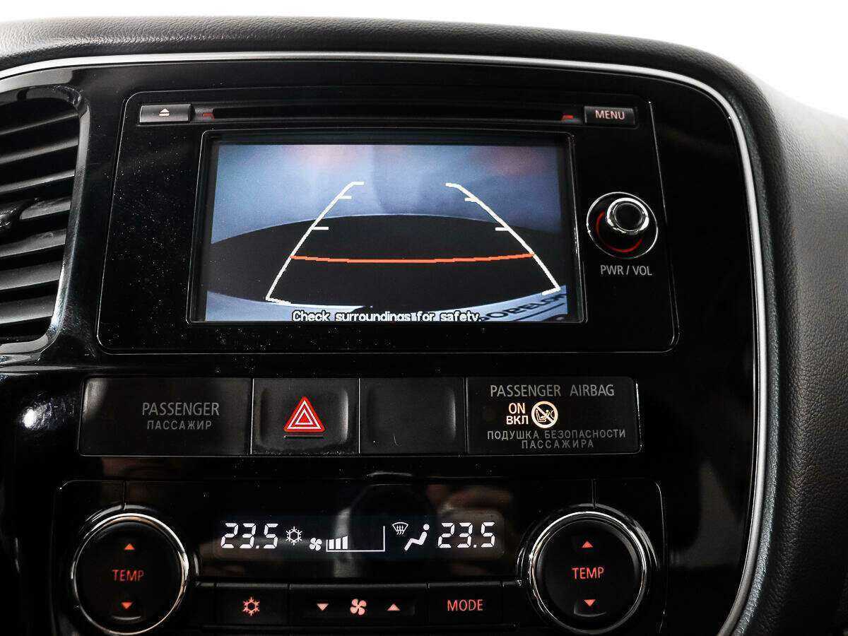 Б/У Митсубиши Оутлэндер 2016 года. Фото: #16