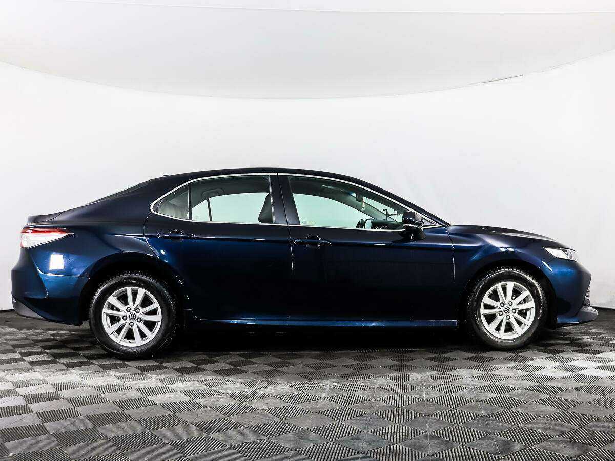 Б/У Тойота Камри 2020 года. Фото: #2