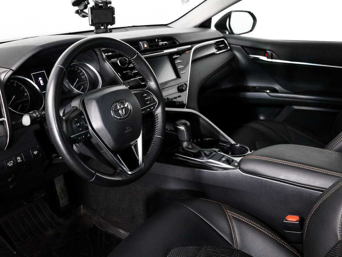 Б/У Тойота Камри 2020 года. Фото: #6