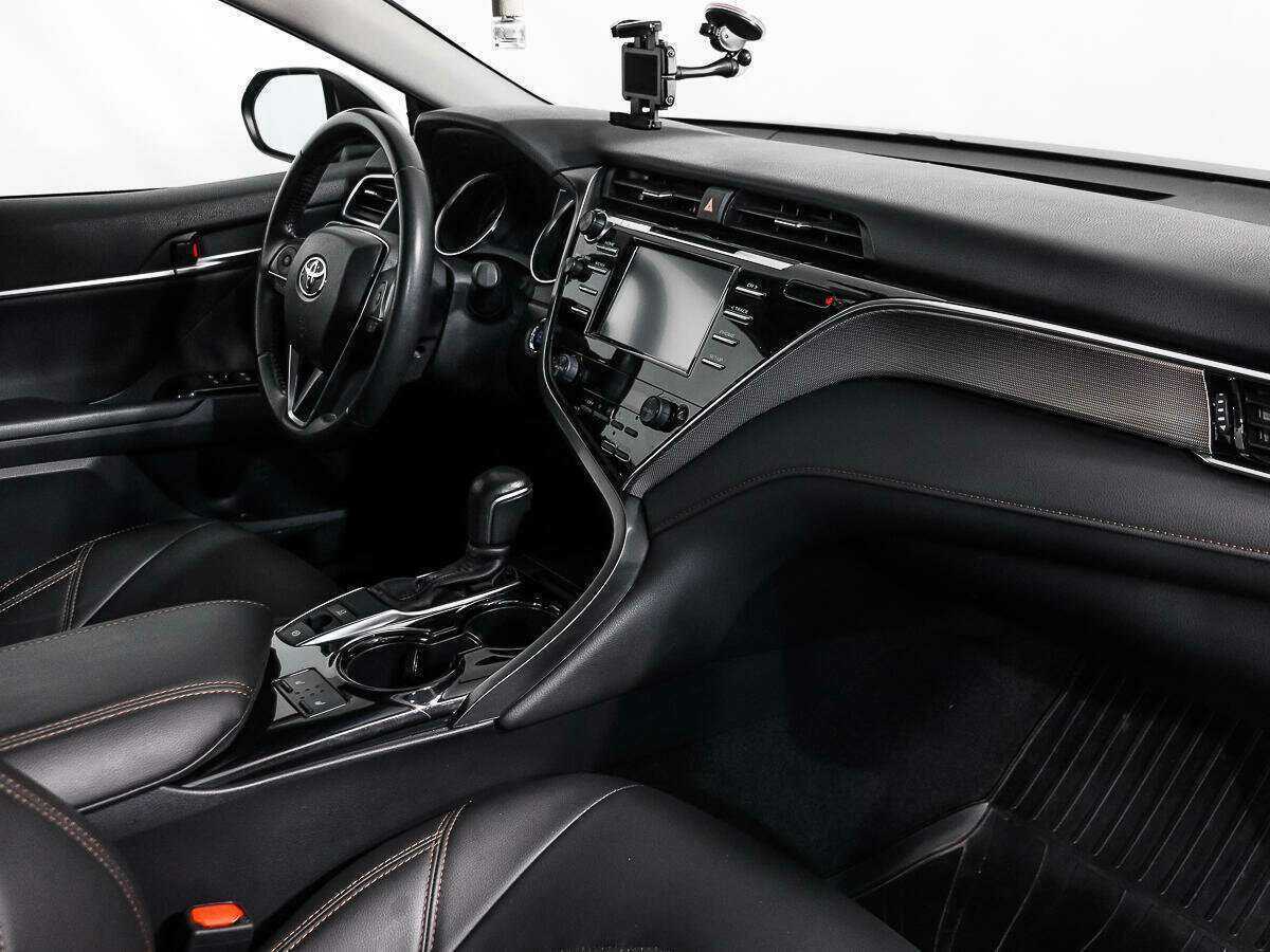 Б/У Тойота Камри 2020 года. Фото: #9