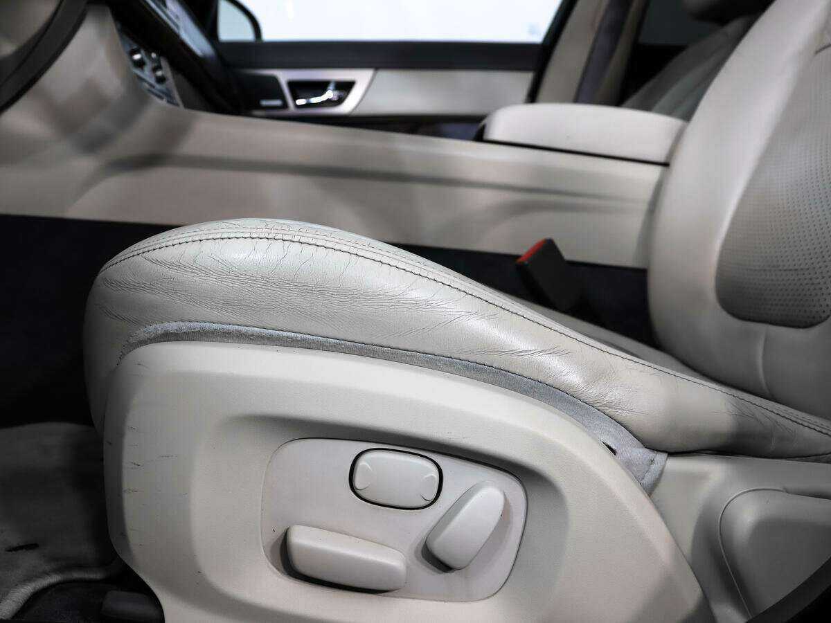 Б/У Ягуар ИксФ 2008 года. Фото: #10